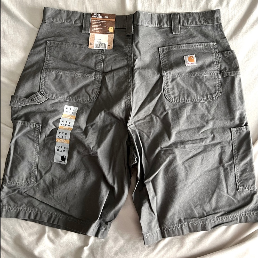 Mens NWT carhartt cargo shorts.
